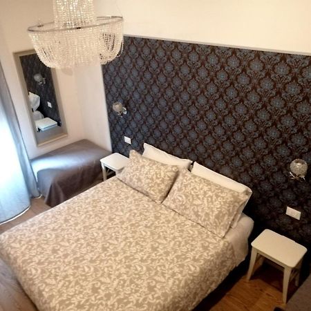 Dante Rooms And Apartment トレント エクステリア 写真