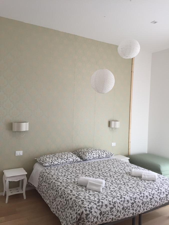 Dante Rooms And Apartment トレント エクステリア 写真