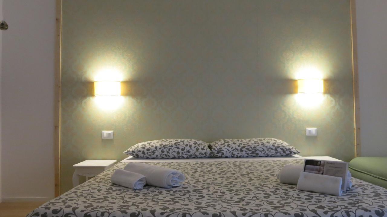 Dante Rooms And Apartment トレント エクステリア 写真