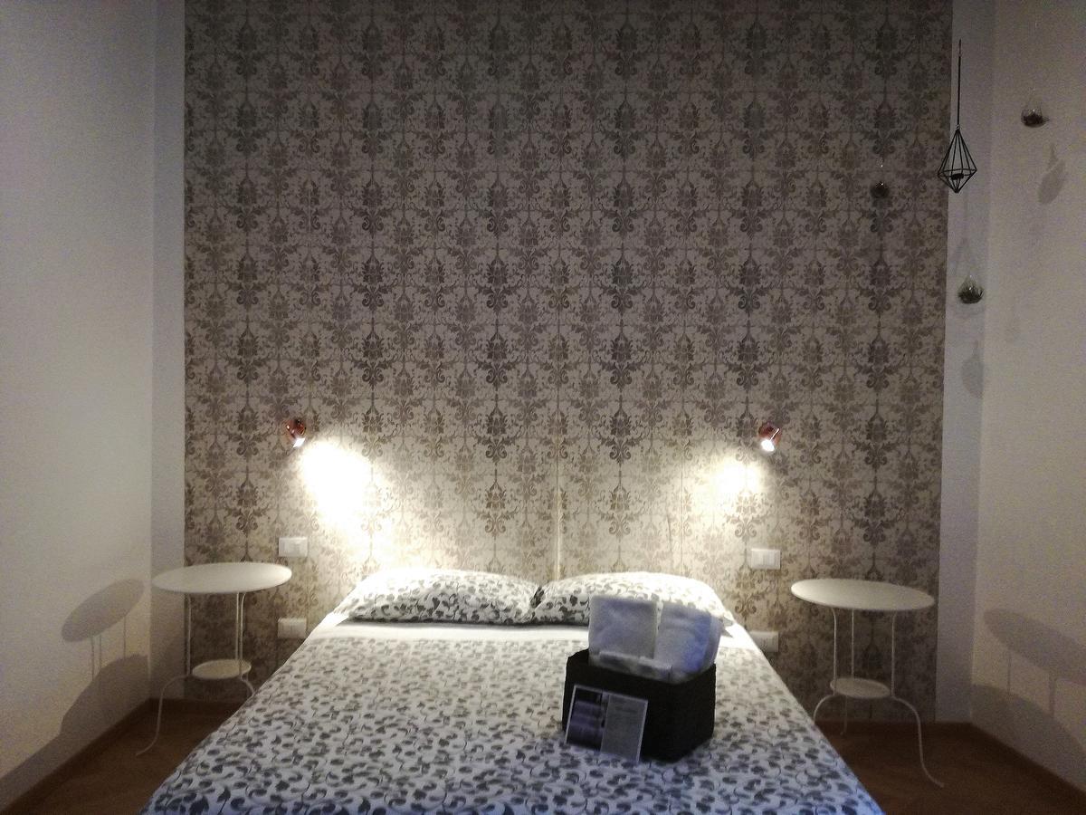 Dante Rooms And Apartment トレント エクステリア 写真