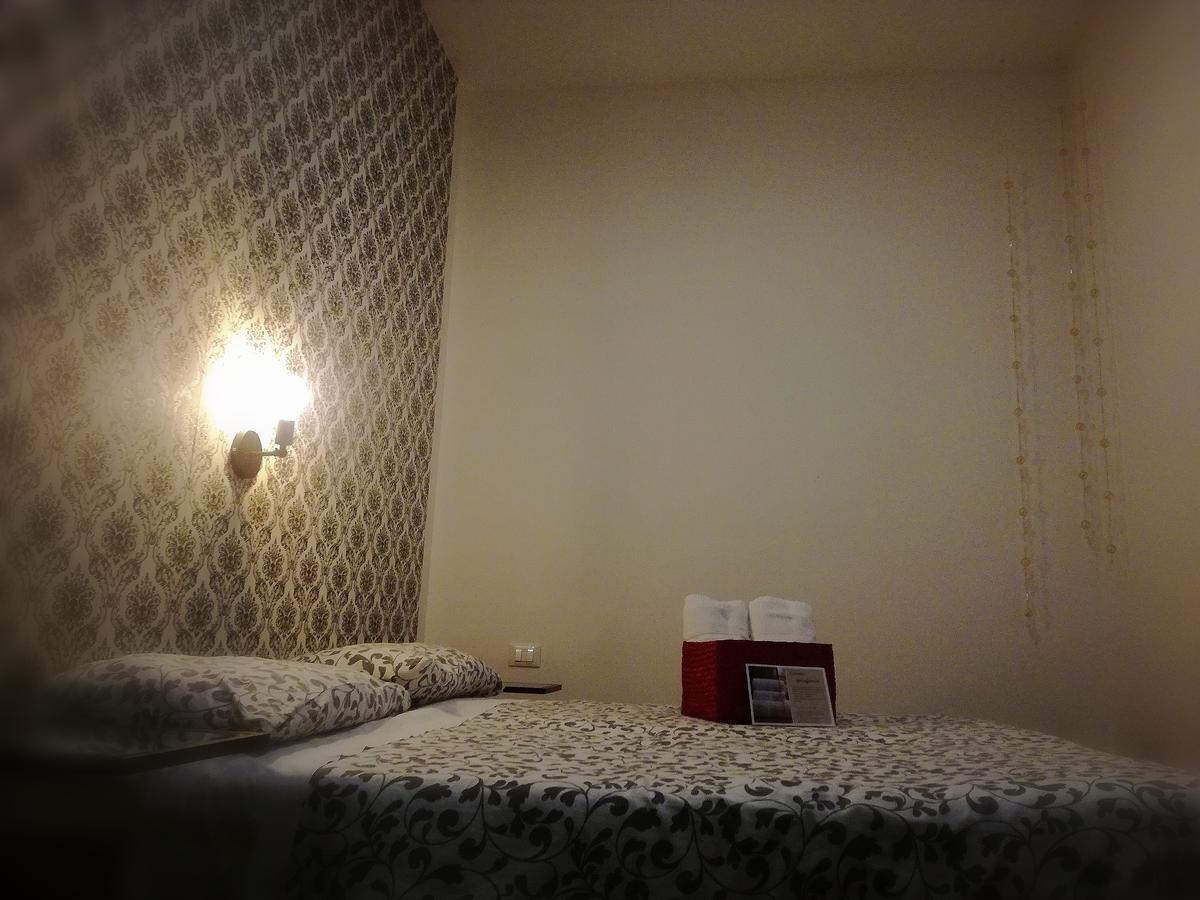 Dante Rooms And Apartment トレント エクステリア 写真