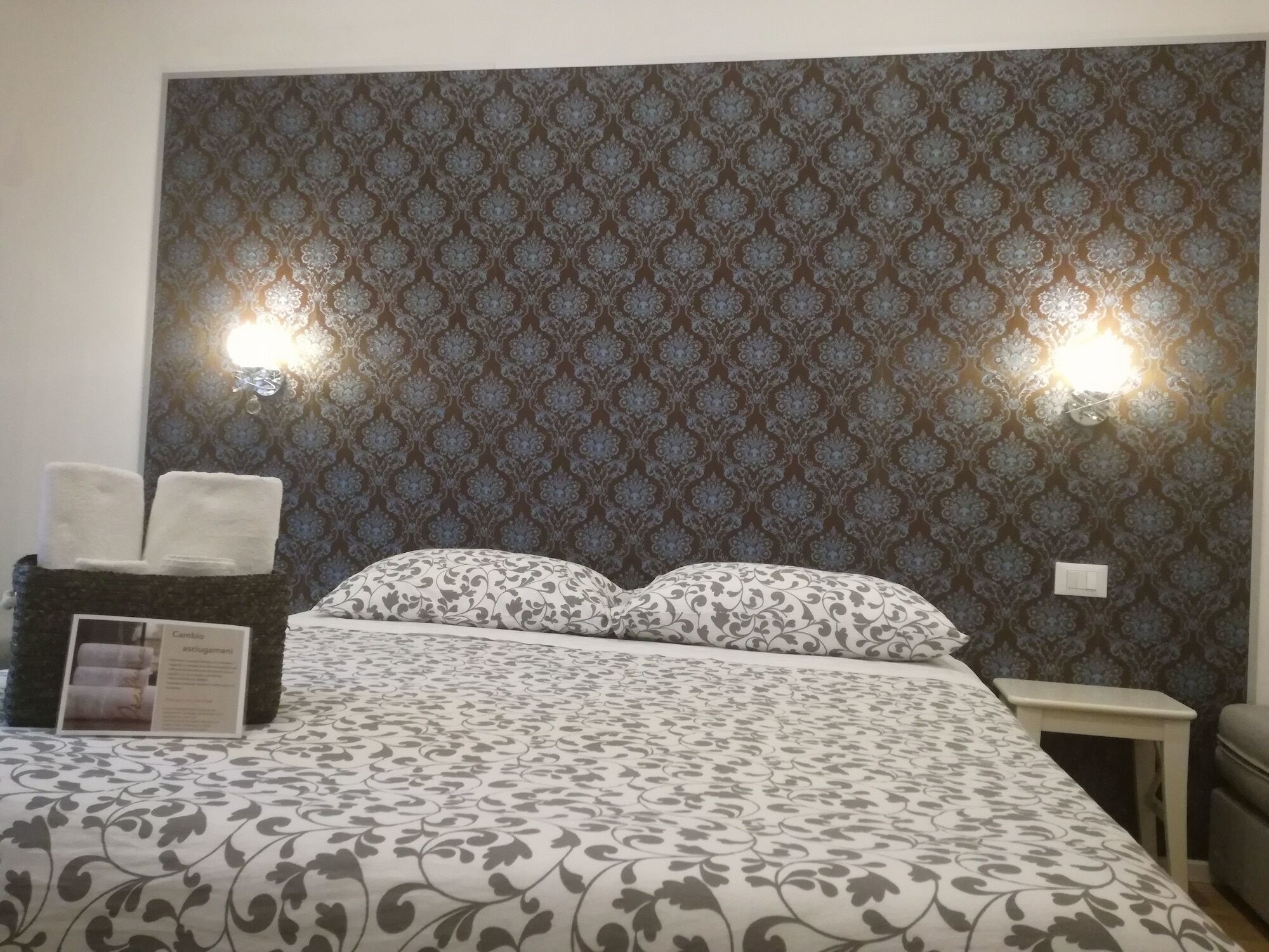 Dante Rooms And Apartment トレント エクステリア 写真